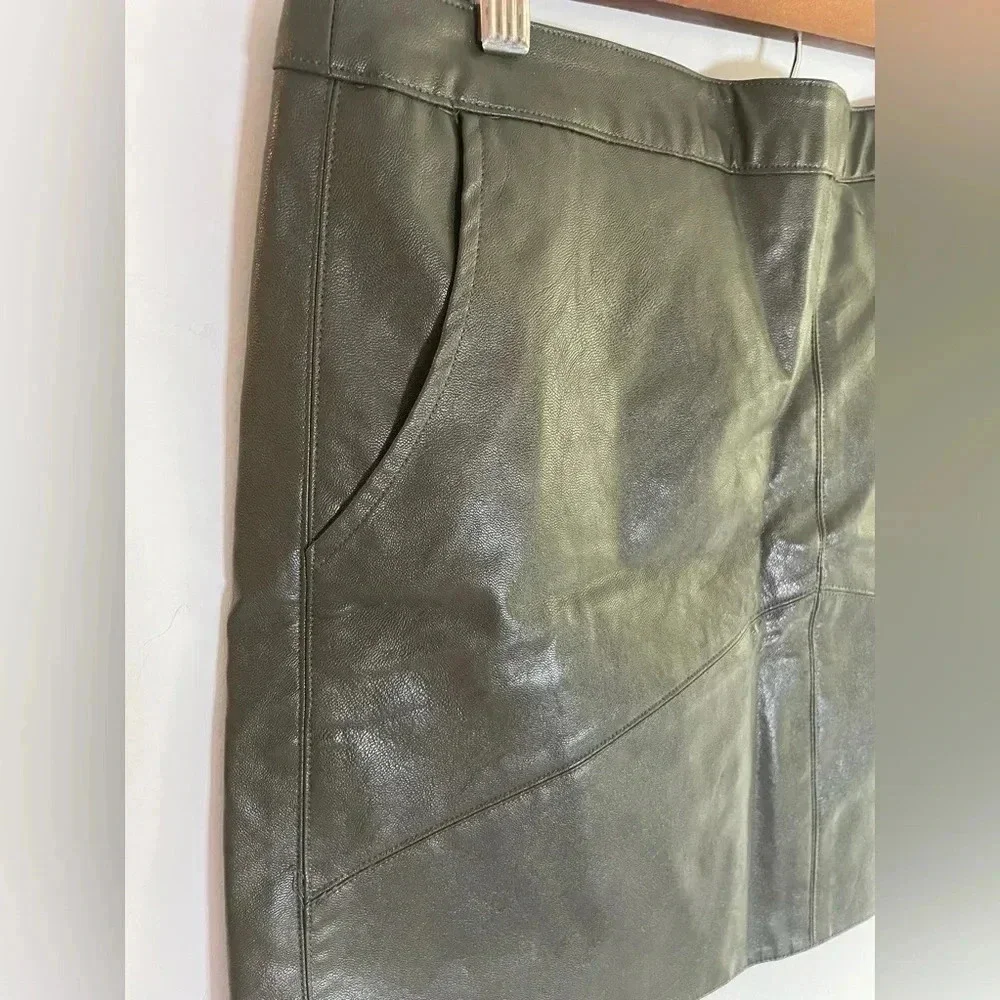 NWT Harper‎ Heritage Vista Tween Francesca’s olive vegan leather mini skirt 0069
